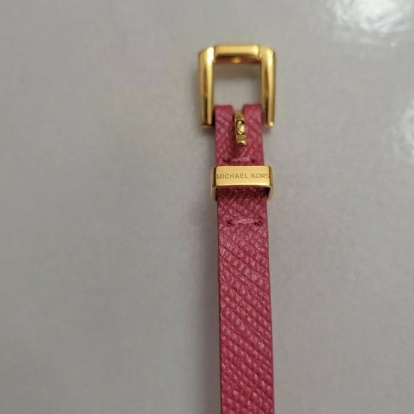 MICHAEL KORS BRACELET! Saffiano Leather Pyramid Stud Buckle Bracelet PINK! NWOT - Picture 3 of 5